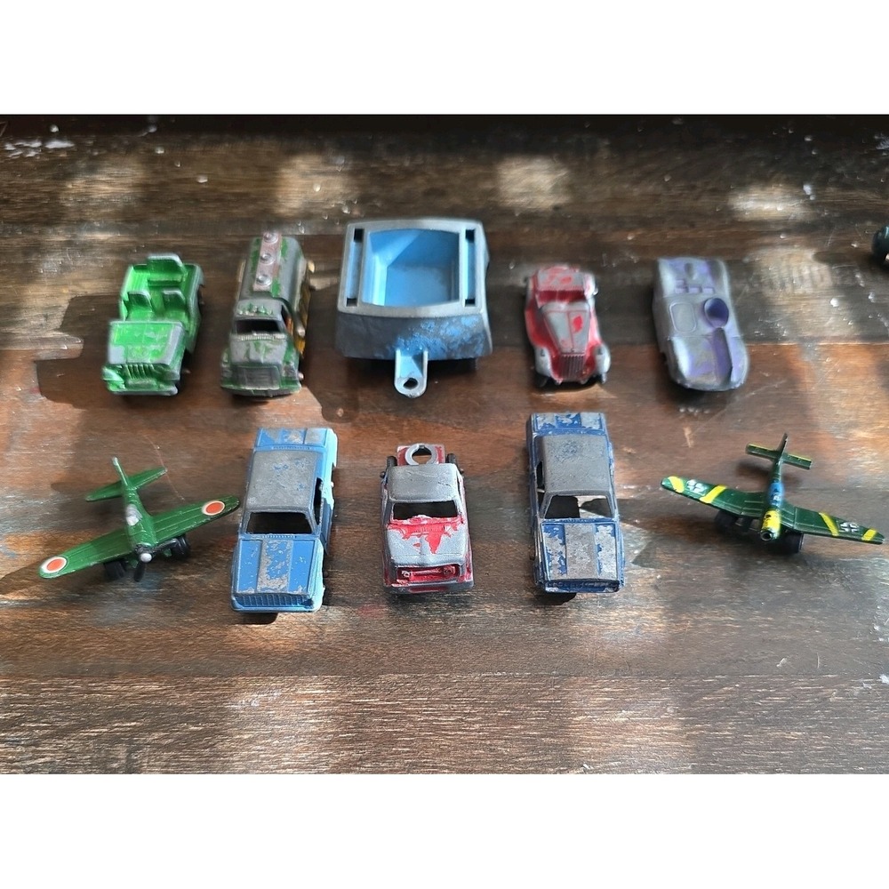 Vintage Diecast Tootsietoy Cars Truck, WWII Planes, Jeep, Trailer Lot of 10 USA